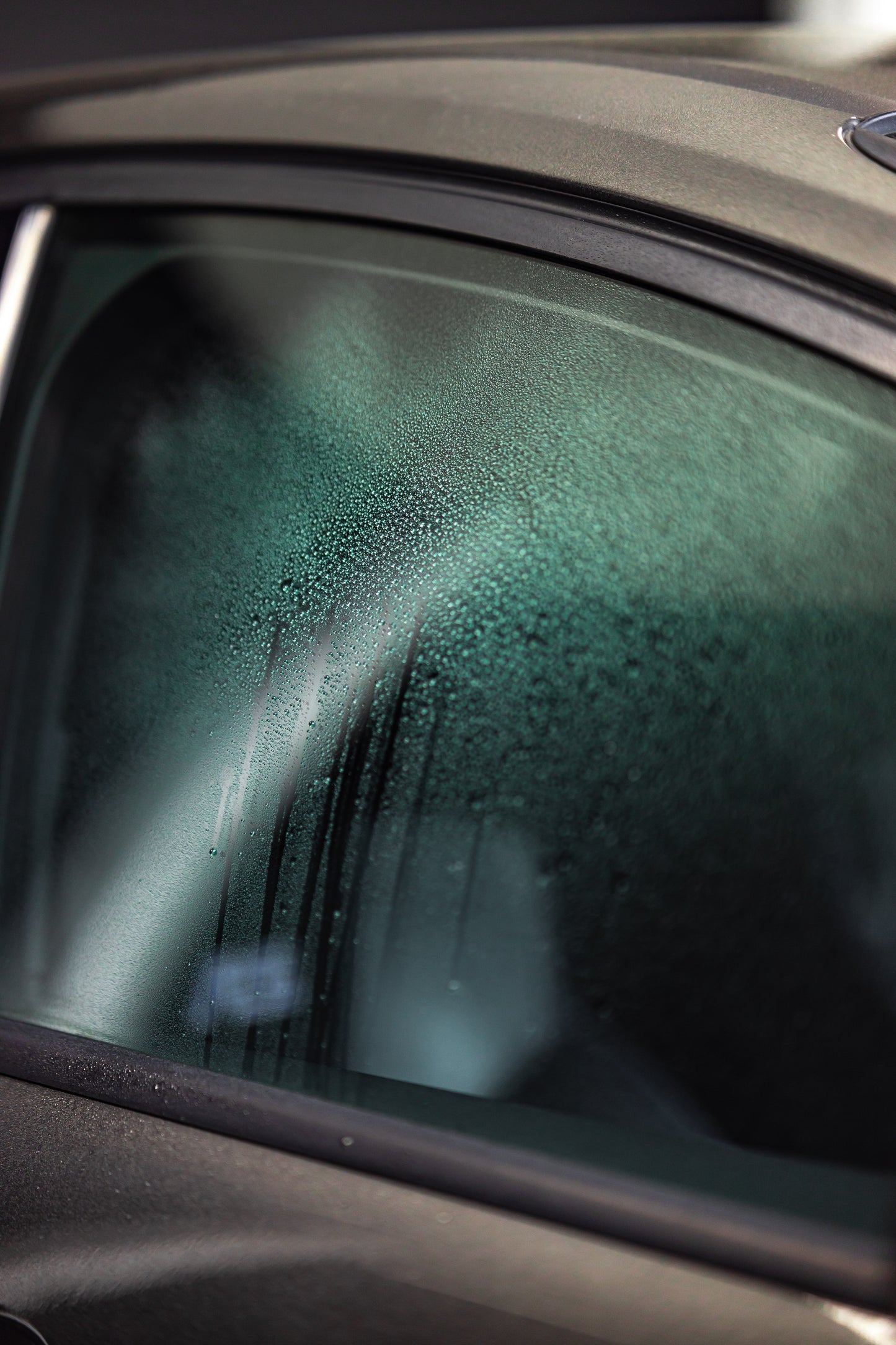 Gtechniq G5 Water Repellent Coating for Glass and Perspex | Lasts Up to 4 Months